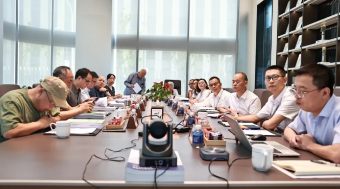 会议在 南元泵业“冬至暖流” 会议室启幕，线上线下同步连通。